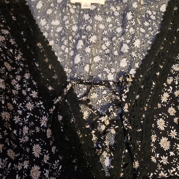 LLOVE USA clothing -black floral blouse - Picture 8 of 10